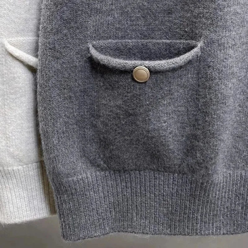Knitted Sweater Vest Women Gold Buckle O-Neck Sleeveless Chic Red Knit Pullovers Soft Elegant Sweater Fall Winter Vests Clothing