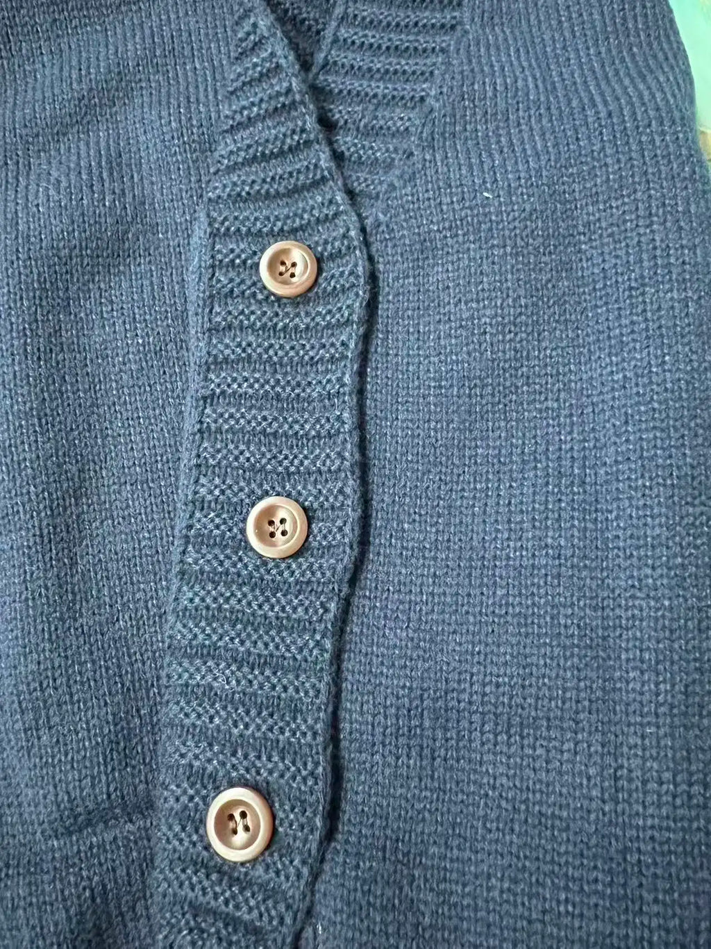 Women's Minimalist  Knit Vest Sweater Sleeveless Round Neck Button-Front Design Preppy Business Casual Style For Office